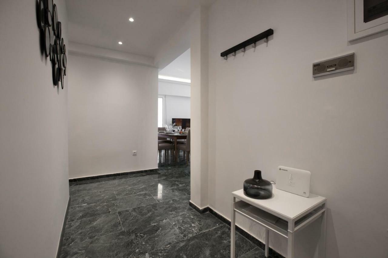 Roomy And Comfortable Apartment Near Acropolis By Ghh 아테네 외부 사진